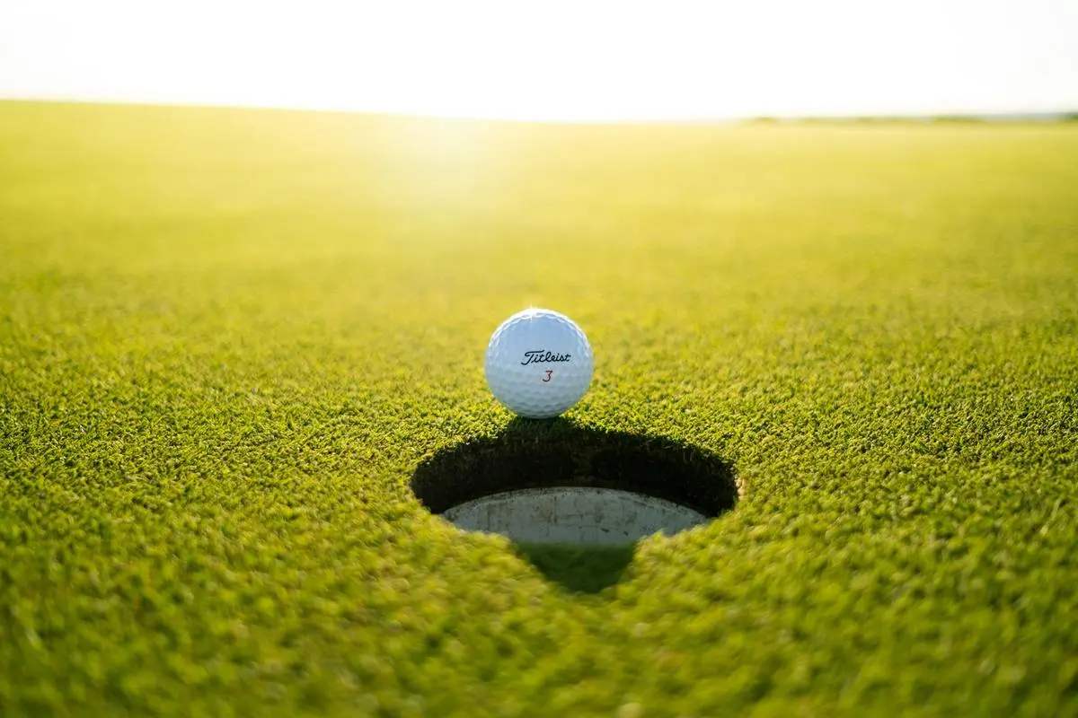 Initiation Golf Omaha Beach Background